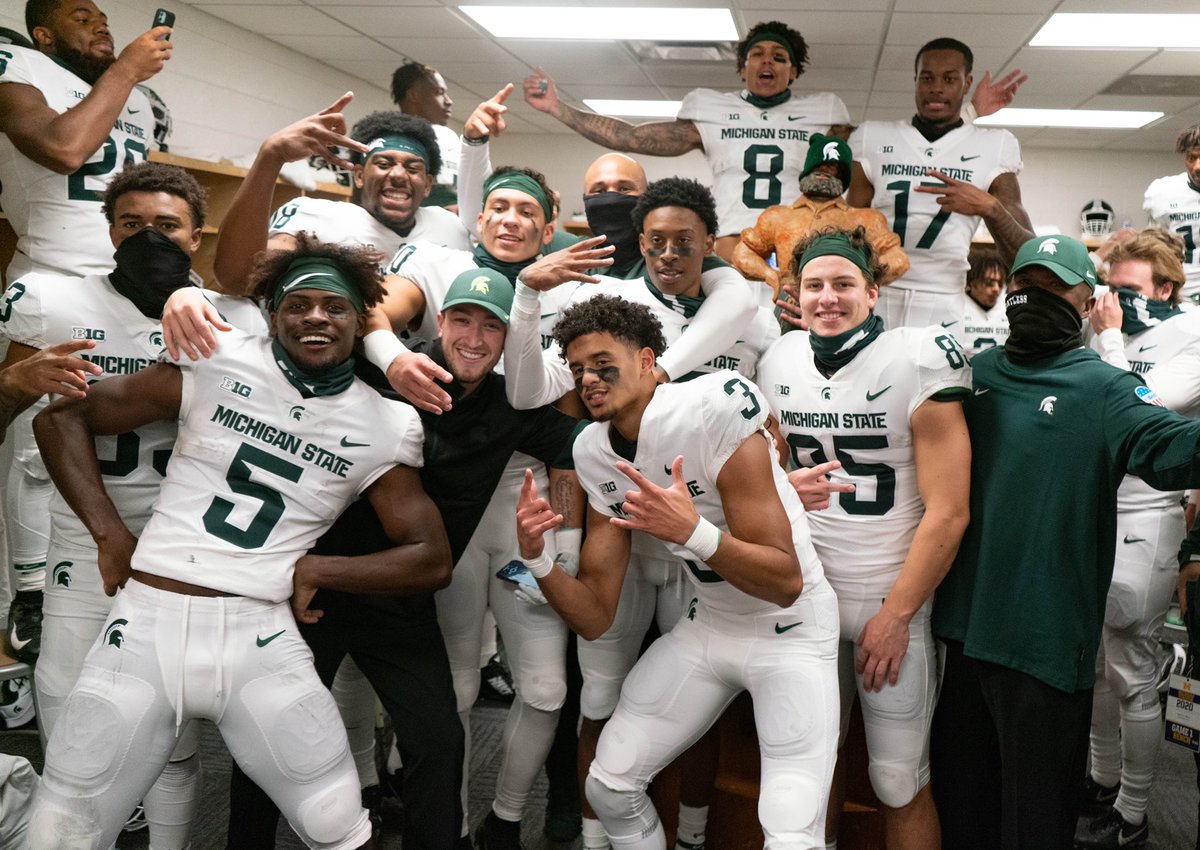 ianstewart219's tweet photo. I came to @MSU_Football to be apart of moments like this. Love all my brothers‼️ time to get back to work @lockett3_t @Only1RW @MontorieF_Jr @SpeedyNailor @JaydenReed5 @CadeMcdonald11 @PrimeTre7 @Tremosley_ @CoachHawk_5 @JackTabbIII https://t.co/zQRvzuGj0V