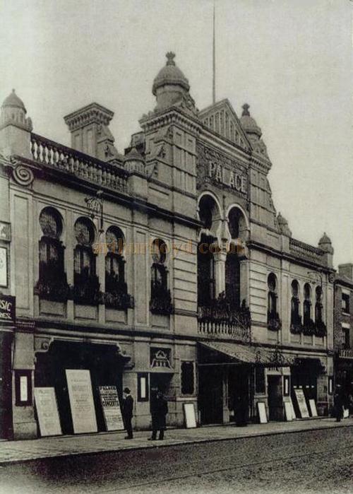 6/9 One that might be less known to readers is where the Palace Theatre fits in from the artwork. The Palace Theatre of Varieties opened on Belgrave Gate in 1901. With 3 grand tiers it seated 3500 people and at the time was the largest theatre outside London.