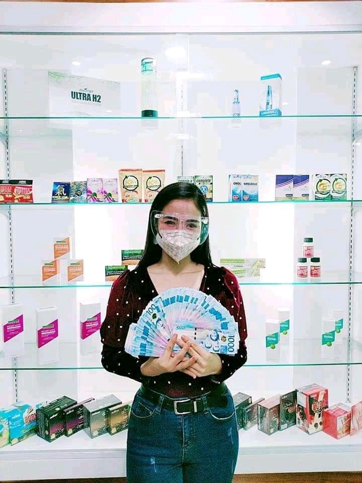 Why wait till bitcoin becomes the only currency dm me to start investing in bitcoin.