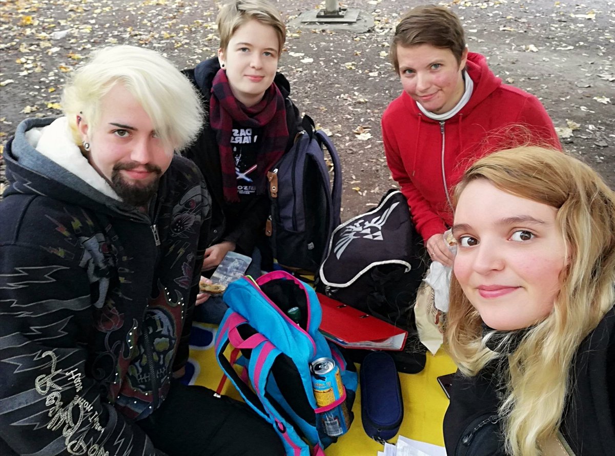 Vorerst war am 24/25.10 unser letztes Präsenstraining mit jeweils insgesamt 5 Personen zu den bis dahin geltenden Regelungen. 

Leider müssen wir ab kommenden Montag wiedermal kürzer treten und uns auf die digitalen Hilfsmittel zurückgreifen. 

Wir hoffen auf eine bessere Zeit!