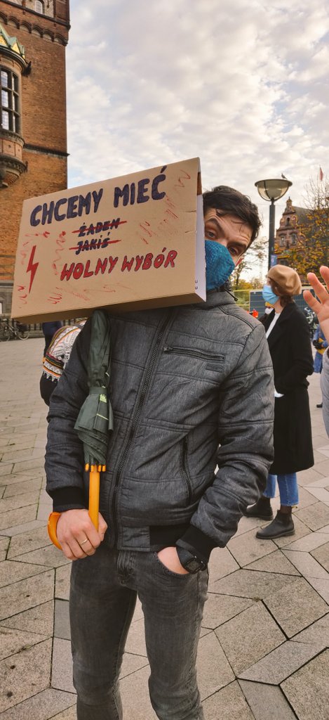 GosiaDK's tweet photo. #strajkkobiet #SolidarityWithPolishWomen #Copenhagen https://t.co/FyX0sZQqhk