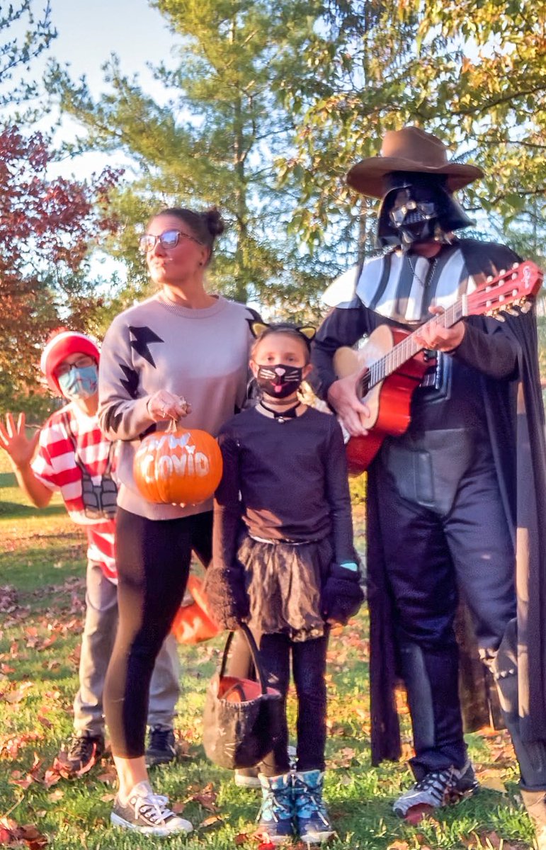 KatieCurrens's tweet photo. Happiness. Health. A whole lot of laughs.
Counting on these last two months to allow as many good vibes as we experienced last night.
Stay well. Stay weird.
💗Black Cat, David Rose, Garth Vader, and Waldo...wherever he is.
#Halloween2020 #beyou #findjoy #makejoy #createmagic https://t.co/nQIpNvtksA