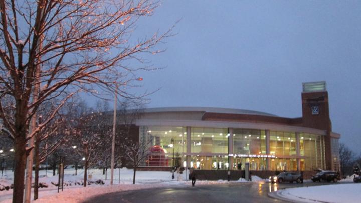 12. Tsongas Arena, Lowell, MA. Home of  @RiverHawkHockey, former home of the Lowell Lock Monsters & Devils. One of my personal favorite arenas. Pro hockey didn't work here (thanks again, Devils), but since the arena is owned by UMass-Lowell, it continues as home to the Riverhawks.