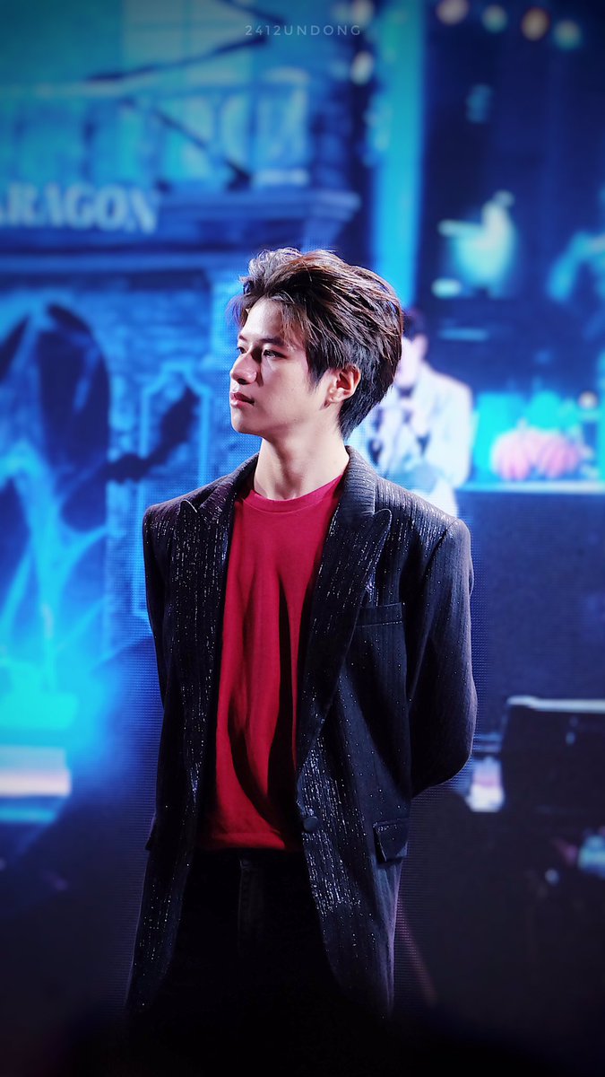 2412undong's tweet photo. 201101 : 💙💚 #SiamParagonxmeanplan

#คนของแปลน
#PlanRathavit https://t.co/5g63jlS1Ik