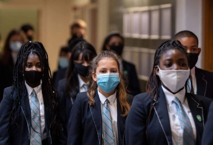 Schools, colleges and unis must close this week if lockdown is to be effective, says <a href="/TheGreenParty/">The Green Party</a>

"Govt clearly stated schools must be on a remote learning rota or closed when virus threat increases. Surely, that’s where we are now?" #CloseTheSchools

greenparty.org.uk/news/2020/11/0…