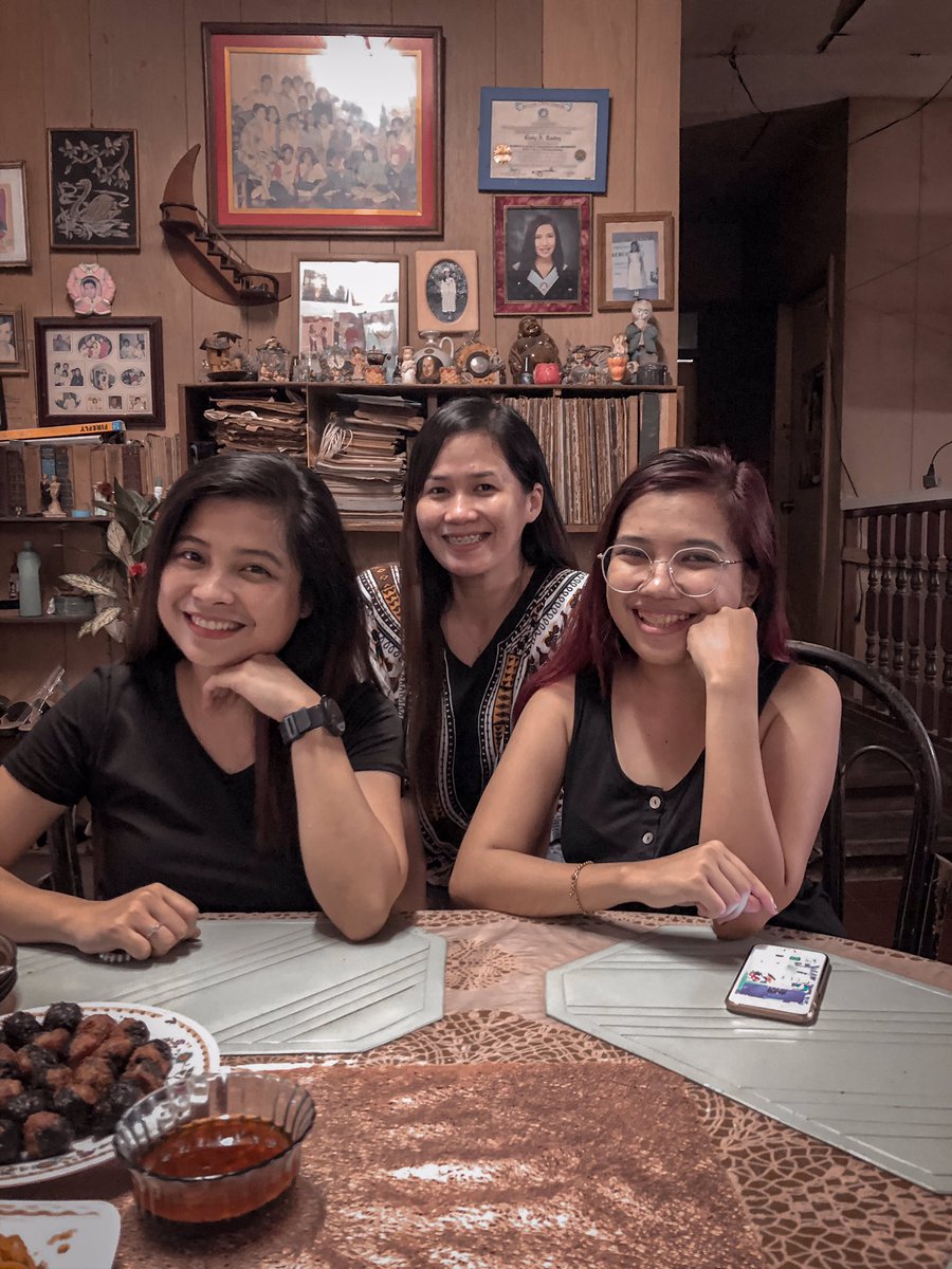 IMMSMJO's tweet photo. Happy renewal of friendship ❤️ #11yearsandcounting #since2009 #highschoolfriends #forevs https://t.co/egk3Go9Bp8