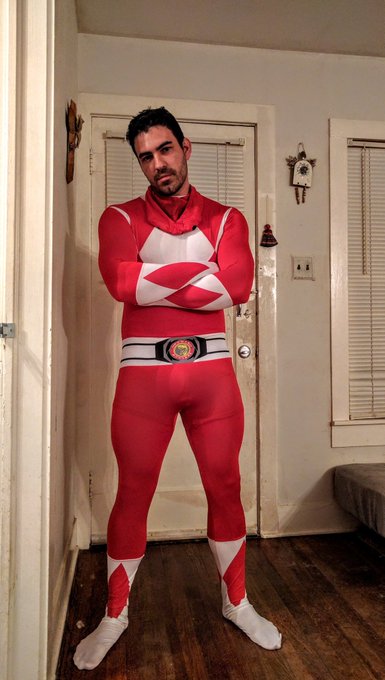 Couldn't decide on a costume this year... Red Ranger was the only thing left at the store 👀 https://t<a href="/tag/10yearchallenge"class="tags"><span>#10yearchallenge</span></a>
