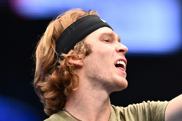 FAAAUTE's tweet image. 🏆 RUBLEV EST INARRÊTABLE 

Le russe remporte le tournoi de Vienne en disposant de Sonego 6-4 6-4

#atp #vienne #rublev
credits : @AFP