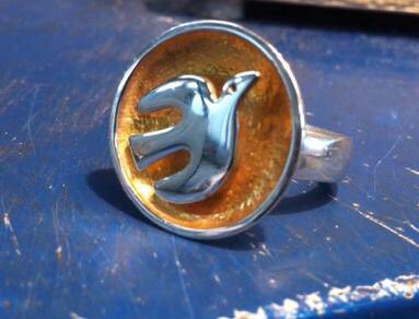 Thread: This Christmas choose locally made gifts. This curated list reflects important Irish artists & craftspeople, whose works are unique, to celebrate the holiday season. In buying from these talented people you are helping keep art & crafts alive! Give a meaningful gift!