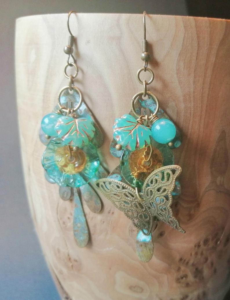 Sue makes swanky jewellery & combines her own work with selected vintage pieces. She is based in Cork & when not creating signature pieces runs an animal sanctuary. Visit her inspiring Etsy shop:  https://etsy.com/uk/shop/SwankyJewels?ref=simple-shop-header-name&listing_id=857894977