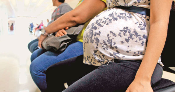 ChiguireBipolar's tweet photo. Joven promete aguantar contracciones por 1 mes más para que su bebé no nazca Escorpio https://t.co/X68Iri9eZs https://t.co/xqgeMHYlEd