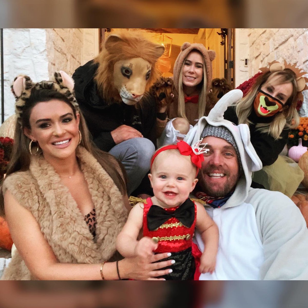HAPPY HALLOWEEN 🎃 // Presley said she wanted to dress up twice. Which is your fave?