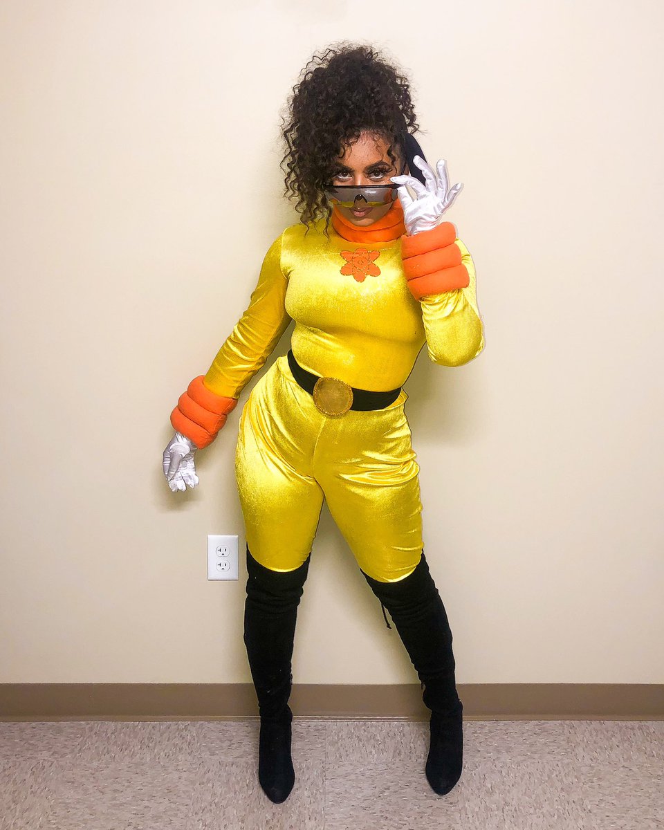 _chezzninjah's tweet photo. For the first time ever, we’re seeing it I 2 I
.
.
.
.
Power line costume by me 🥰⚡️
#halloween #goofymovie #powerlinecosplay https://t.co/V9sLdZBm7D