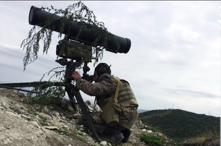 JacquesFrre2's tweet photo. ⚠️#ArMOD annonce avoir mené un coup d'arrêt décisif au Sud de Berdzor/Lachin
▶️Progression forces 🇦🇿freinée N Hadrut/S Martuni, près de Marché Rouge/Qırmızı Bazar sur la route direction Shushi
▶️Lourdes pertes au sein jihadistes pro-🇹🇷 employés comme chair à canon par Bakou https://t.co/pAAVox8gt4