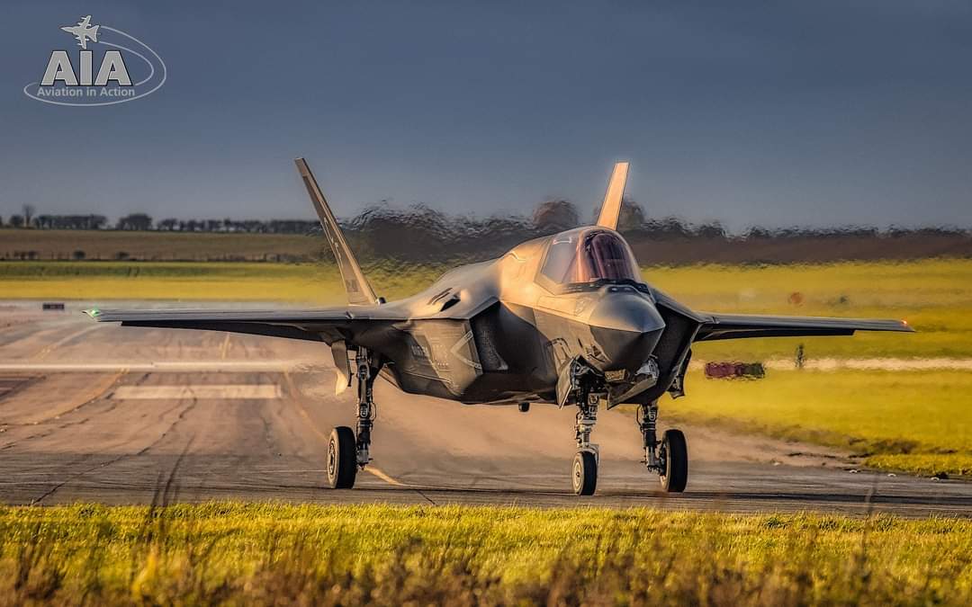 action_aviation's tweet photo. Exercise Crimson Warrior is ending on 5/11 however with lockdown imminent little documenting of their departure on 19/11 will be covered
#yuma #AviationInAction #planespotters #planespottinglive #planespotterslive #aviationlivestream #RAFMarham #USMC #USAF #LockheedMartin #F35B https://t.co/VZ3Qu1t48X