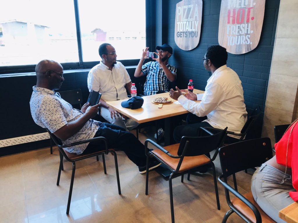 pizzahutcmr's tweet photo. Nous sommes heureux quand vous l’êtes . A safe mind in a safe hut ! #douala5 #pizzahutcmr #fortheloveofpizza https://t.co/6H2WON5tFp