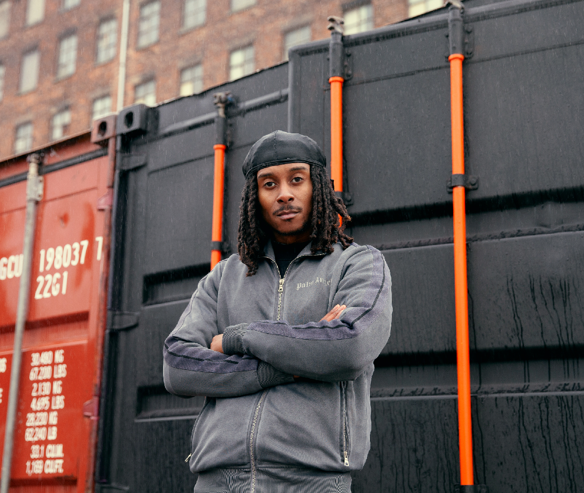 flannelsfashion's tweet photo. Rapper, producer and songwriter @abnormalsleepz talks layering, vibrations and Manchester’s Moss Side, in the latest instalment of #atFLANNELS: https://t.co/3rC5VharLv
#FLANNELS #FLANNELSMan #Manchester #Fashion #Style https://t.co/Xc0JzQHkUx