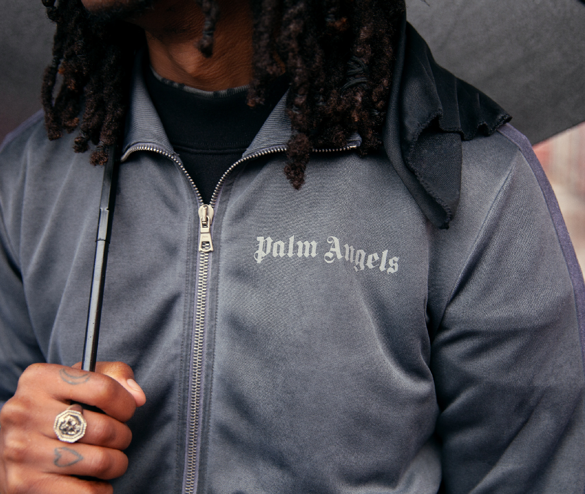 flannelsfashion's tweet photo. Rapper, producer and songwriter @abnormalsleepz talks layering, vibrations and Manchester’s Moss Side, in the latest instalment of #atFLANNELS: https://t.co/3rC5VharLv
#FLANNELS #FLANNELSMan #Manchester #Fashion #Style https://t.co/Xc0JzQHkUx
