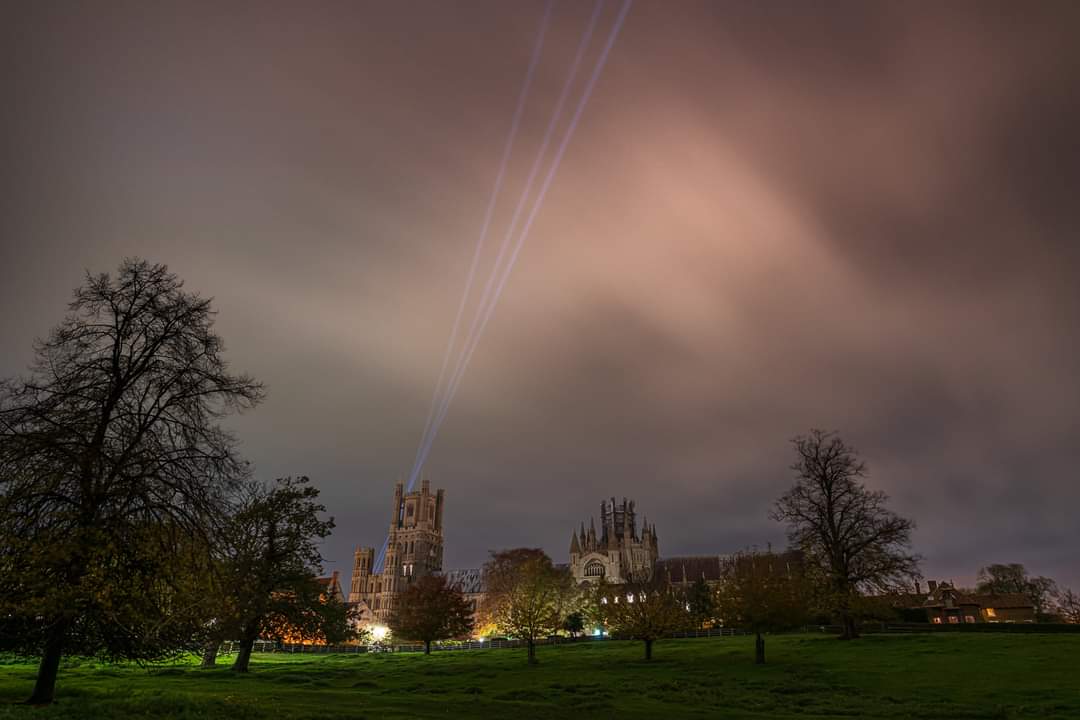 Ely_Cathedral tweet picture