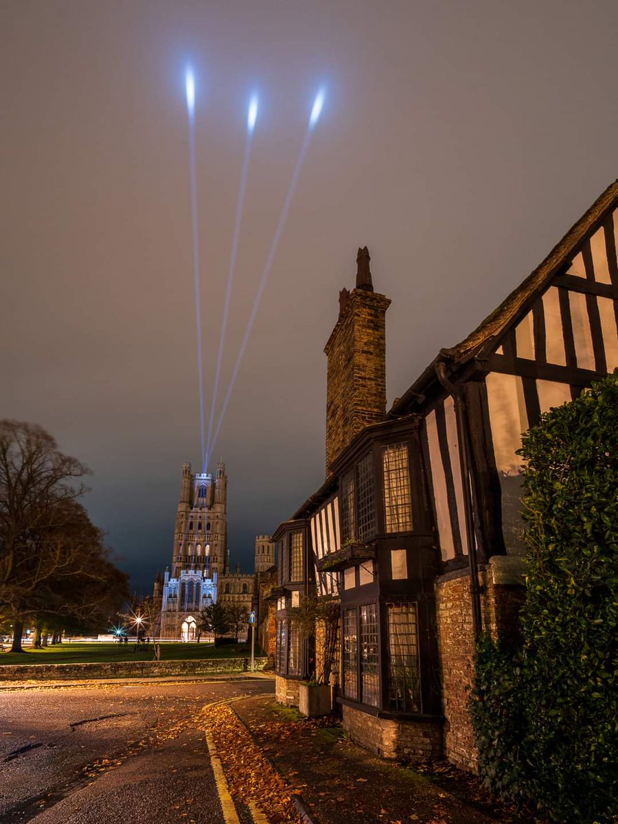 Ely_Cathedral tweet picture