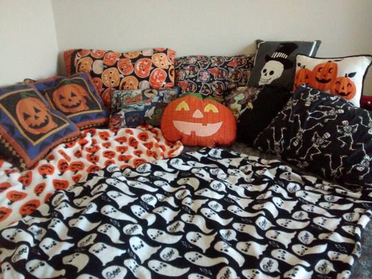 ♡ ࿐
#WGM_RB
#Jeravel_WGM

—Vía Instagram—

Así estamos <a href="/JeremiahLetxH/">Jeremiah</a> y yo esperando Halloween 🎃