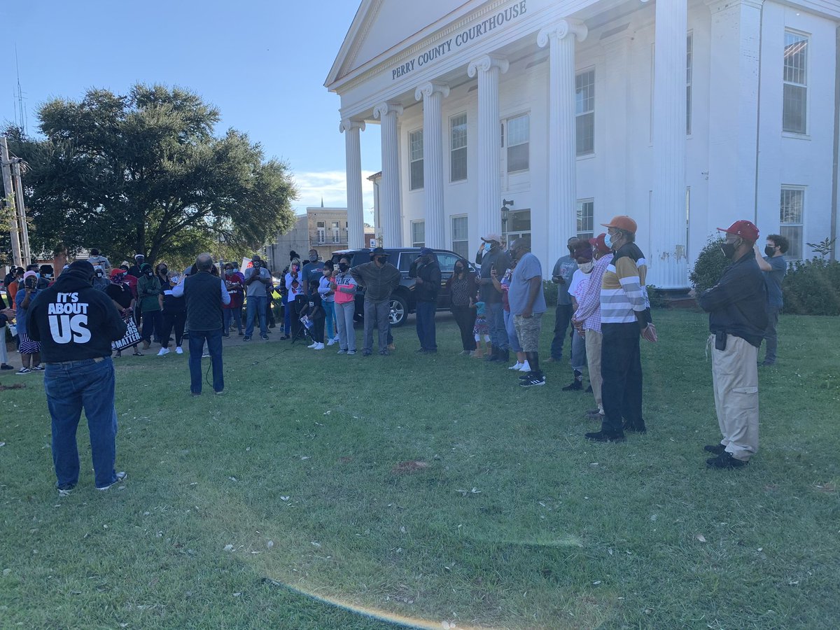 RepEngland70's tweet photo. Fourth stop of the day in Perry County! We are out here with @DougJonesHQ and @aldemocrats getting out the vote! Make sure you get your mask, get your ID, and GO VOTE!! #OneAlabama #DougJones2020 #VoteLikeYourLifeDependsOnIt #FiredupReadytoVOTE https://t.co/6ULDvNp0Hj