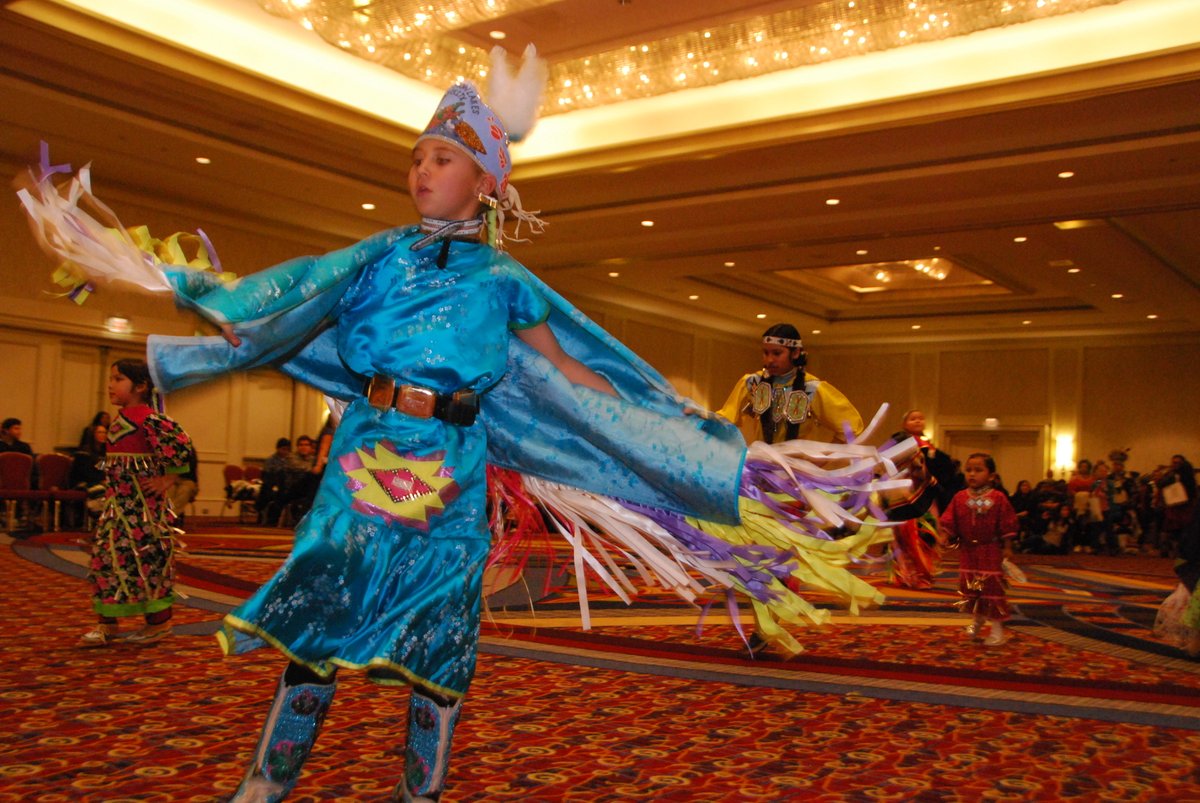 HAPPY NATIVE AMERICAN HERITAGE MONTH!In celebration, here is a thread of my favorite all-time photographs I've taken as a journalist and photographer. #HappyNativeAmericanHeritageMonth #NativeAmericanHeritageMonth  #Thread  #PhotoThreadPhotos by yours truly,  @VinceSchilling