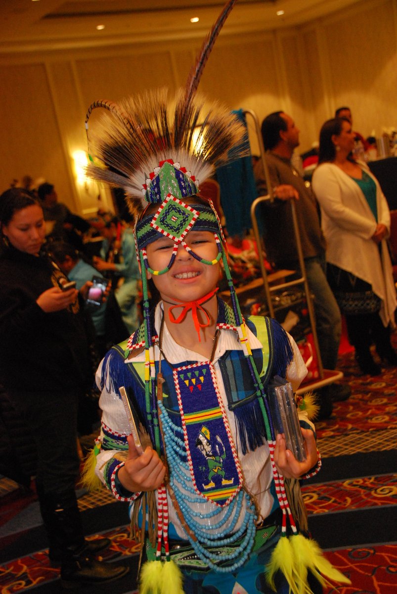 HAPPY NATIVE AMERICAN HERITAGE MONTH!In celebration, here is a thread of my favorite all-time photographs I've taken as a journalist and photographer. #HappyNativeAmericanHeritageMonth #NativeAmericanHeritageMonth  #Thread  #PhotoThreadPhotos by yours truly,  @VinceSchilling