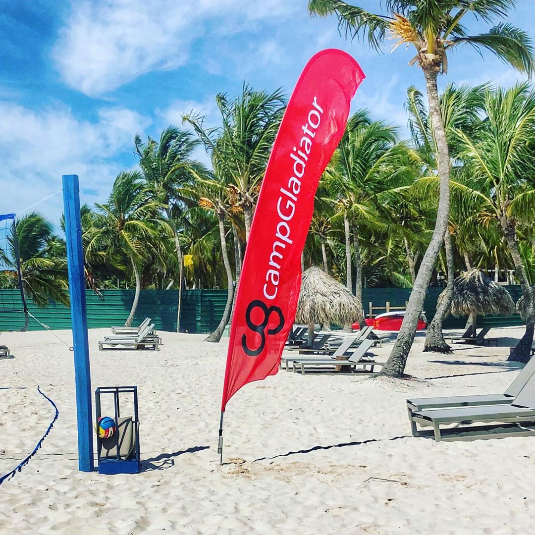 campGladiator's tweet photo. Tropical CG... 🌴😍 or should we say #CGGoals? Drop a 🙋♀️🙋♂️ below if you would love to workout with these #CGViews
📷: D'Anthony Smith https://t.co/z5ryUxsOyT
