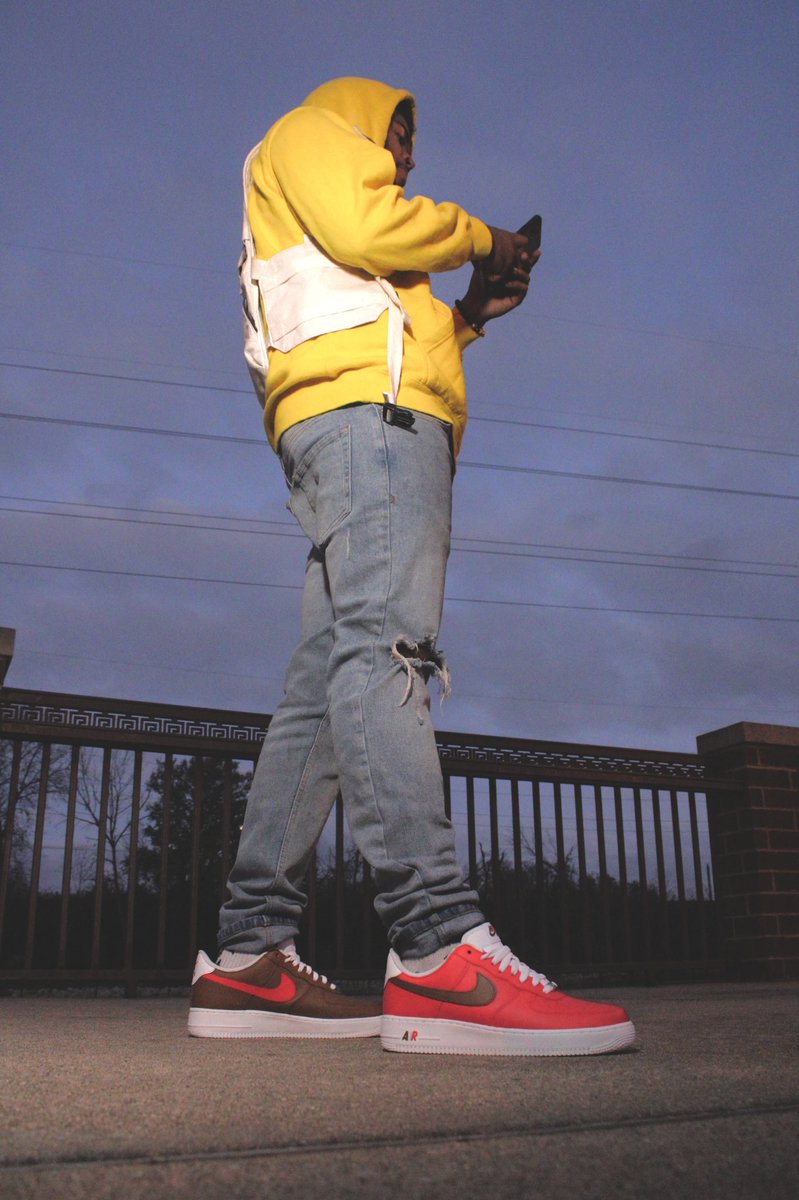 _RellyRell__'s tweet photo. It’s Still Fall🍁Right
•
•
Model📸: @_luckytheg
Custom Shoes👟: @go_craz_
•
•
#TSiC #GoCRAZ #photography #nike #customshoes #customized #model #shoephotography #visual #tricks #photoshoot #fashion #shoes #shoesforsale #GoCRAZ #TSiC https://t.co/dhThFL7wxD