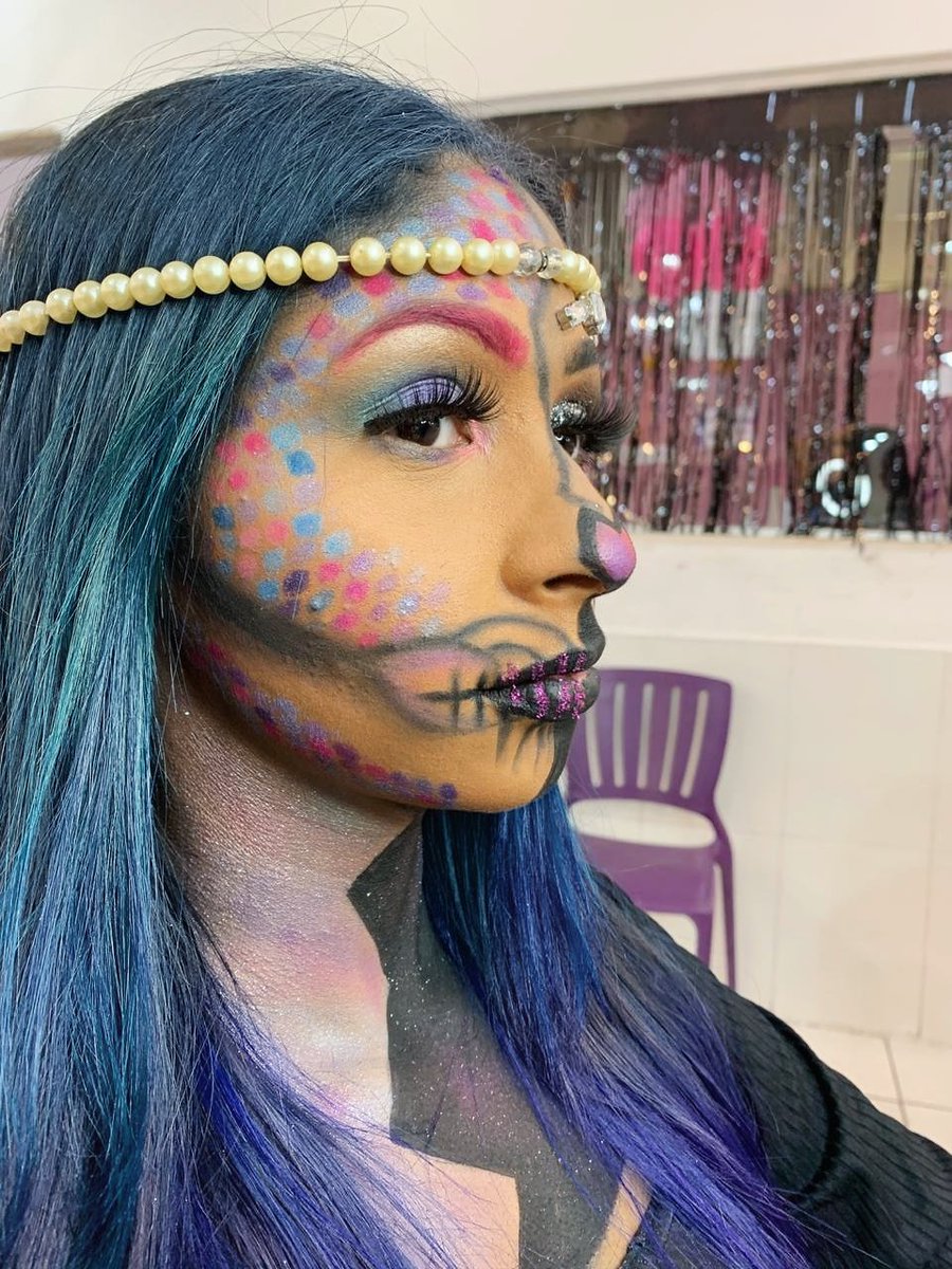 caaetanograsy's tweet photo. Ontem foi halloween e nada mais justo que comemorar com essa make maravilhosa 🥰🧜🏻‍♀💙
📷 Instagram: grasy_caetano
.
.
.
.
.
.
.
.
.
.
.
.
.
.
.

#make #halloween #artística #pele #pink #blue #glitter #marykay #rubyrose #maquiagem #challenge #colormake #sereia  #halloweenmakeup https://t.co/w7tQlsnkLl