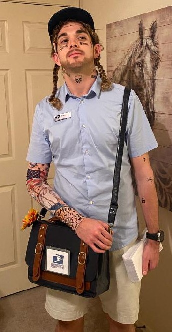 dpgaytan's tweet photo. @PostMalone: meet Post Office Malone.#Halloween2020 https://t.co/kNG7BihcPe
