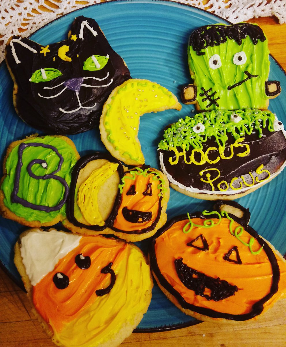 what do you think ... Should I do Christmas cookies this year too?? 😊🍪🍩💜