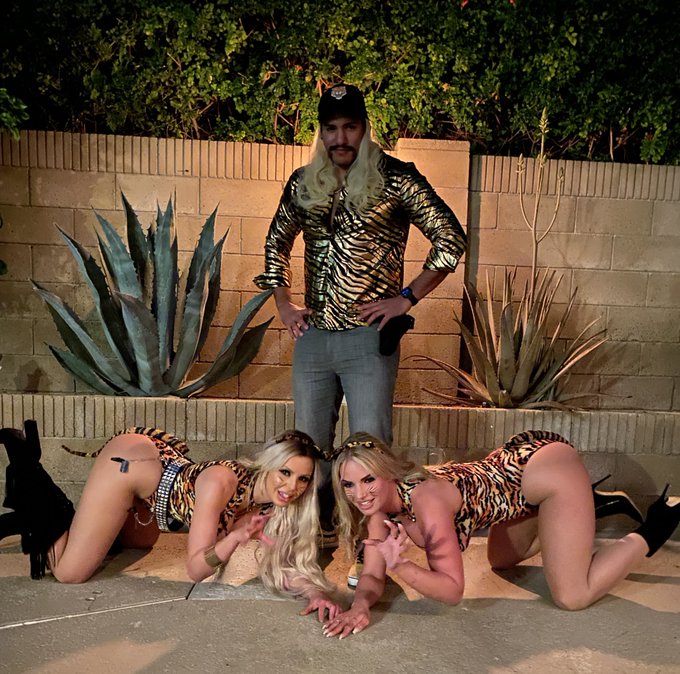 @NinaElleXoXo @RachaelCavalli #TigerKing #JoeExotic #Halloween2020 https://t.co/4DjB4MzCTc<a class="tags" href="/tag/ninaellexoxo">@ninaellexoxo</a><a class="tags" href="/tag/rachaelcavalli">@rachaelcavalli</a><a href="/tag/tigerking"class="tags">#TigerKing</a><a href="/tag/joeexotic"class="tags">#JoeExotic</a><a href="/tag/halloween2020"class="tags"><span>#halloween2020</span></a>