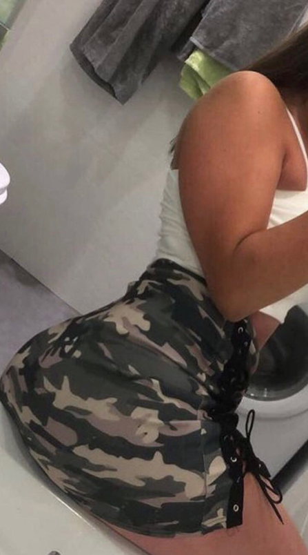 PutePenelope's tweet photo. RT + Follow = 1 nudes en DM 😈

A 100 RT's je reviens dans ce game de suceuses🍆 https://t.co/XTrOEFk4vV