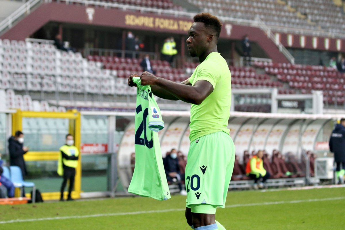 لاتسيو يفوز على تورينو 4-3 في واحدة من أمتع مباريات الكالتشيو