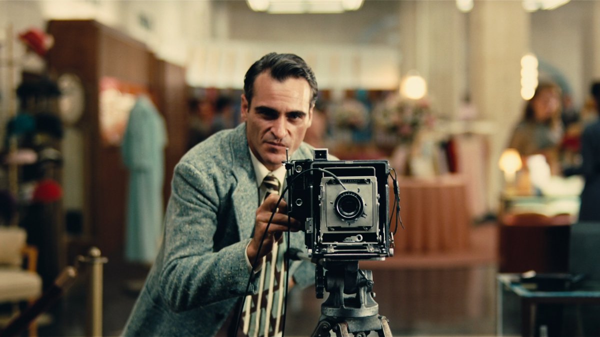 39. "The Master" (director Paul Thomas Anderson, DP Mihai Mălaimare Jr.)  http://bit.ly/3oMSd9y&nbsp;
