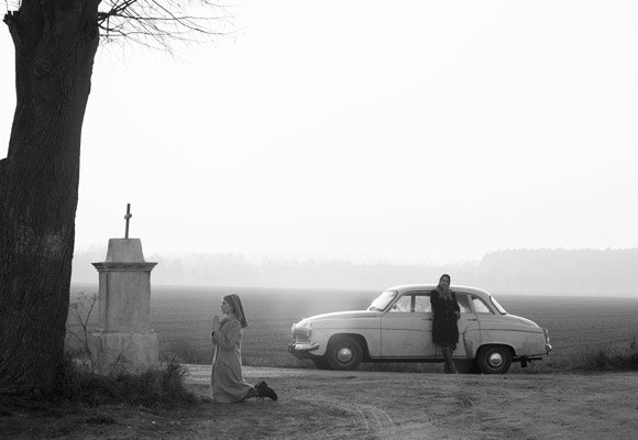29. "Ida" (director Paweł Pawlikowski, DP Łukasz Żal andRyszard Lenczewski)  http://bit.ly/3oMSd9y&nbsp;