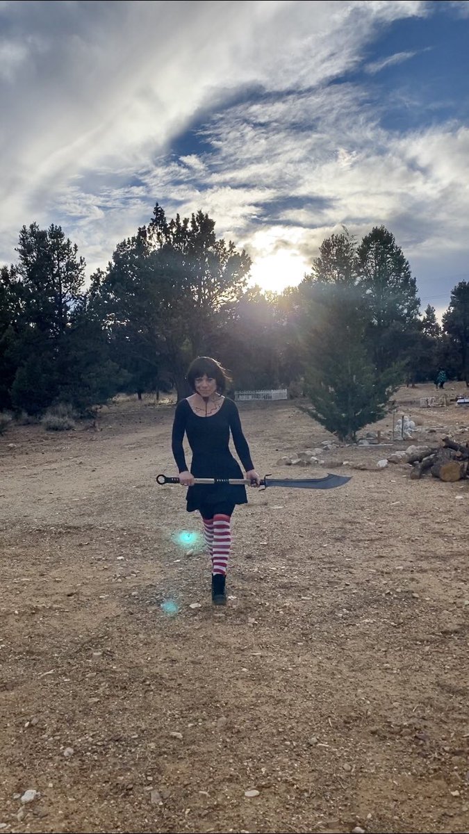 KattBalsan's tweet photo. What happens up the mountain stays up the mountain 😈☠️🔪 Thanks @avatar_niesha for the 🔫🔫 #halloweenphotoshoot #halloween2020 #halloweencostume #kattbalsan  #frenchactress  #Horror #photoshoot https://t.co/yf6qiukRYv
