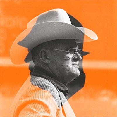 BudsOilers's tweet photo. #BengalsWeek May the best man win @bengaljims_BTR 💪🏼 #Titans #SeizeTheDEY https://t.co/1fcaH18fqL