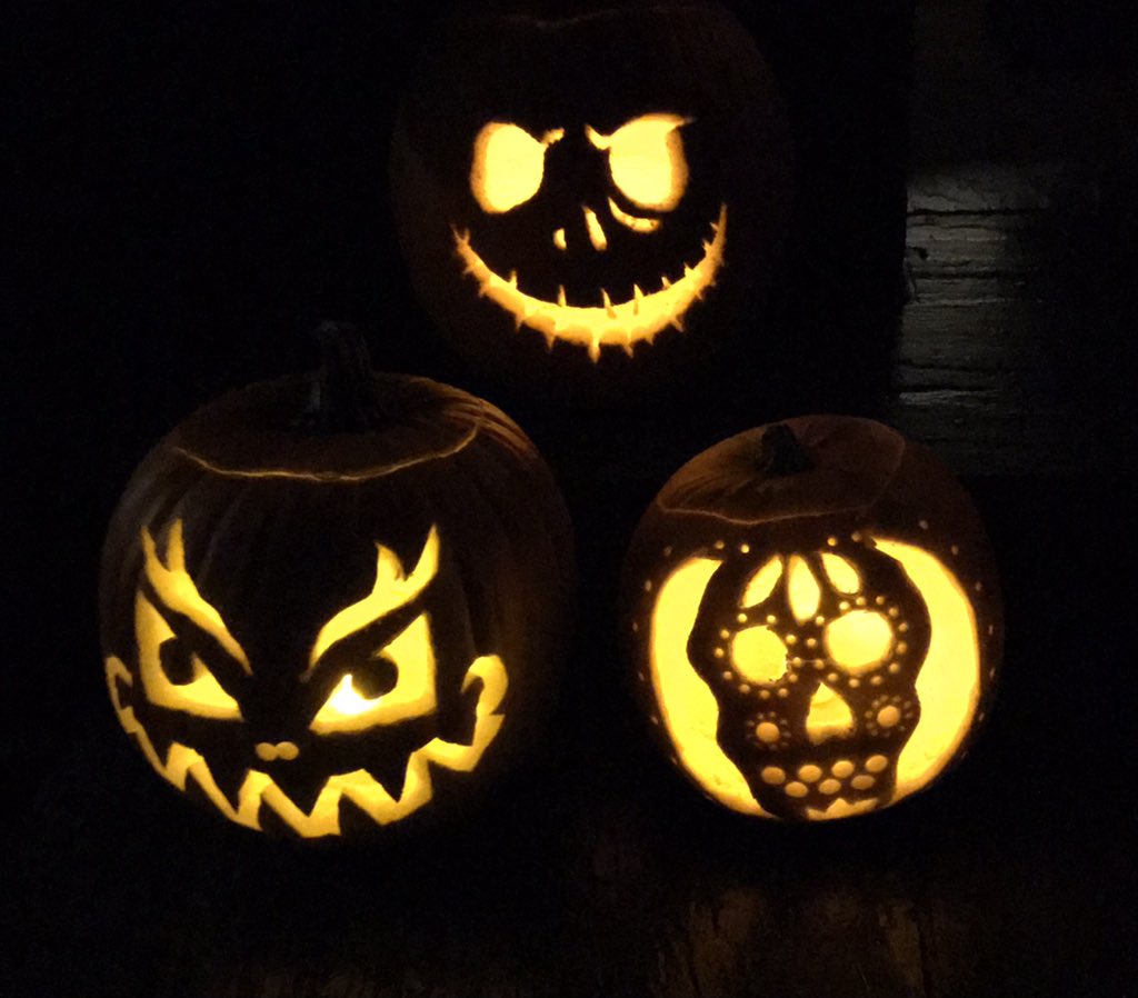 barrykcarter's tweet photo. You’re never too old to carve pumpkins 🎃 🎃 🎃 https://t.co/dZmvpVICTQ
