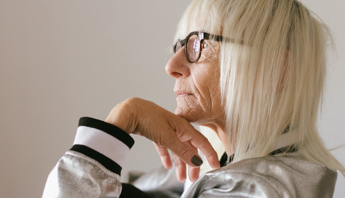 silvermaplesol's tweet photo. As a result of COVID-19, social isolation has drastically increased. #Seniors are worried about their health, as are the family members who are cautiously distancing themselves from aging loved ones.

@silvermaplesol has remote #seniorcare figured out: https://t.co/QXyI5EYVl3 https://t.co/1002EY3K50