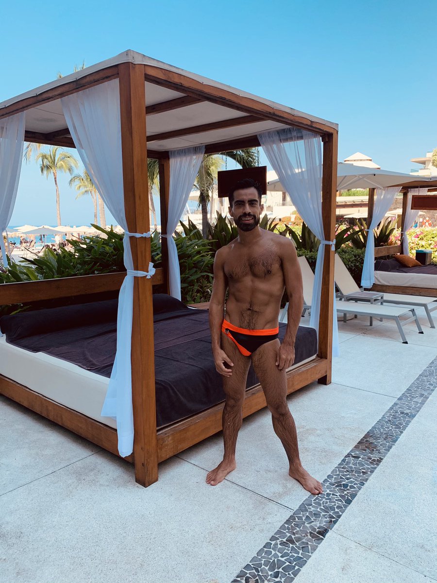Camus_Mu's tweet photo. Posando pa la foto... #secretsvallartabay #abs #puertovallarta #getindecent #playa @getindecent @SecretsVallarta https://t.co/DczaYXn5pf