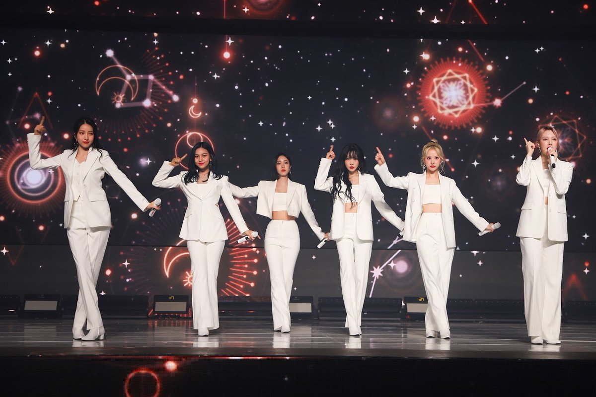 allkpop's tweet photo. Photos from #GFRIENDCON2020 [GFRIEND C:ON] https://t.co/9sn0zKLCY4