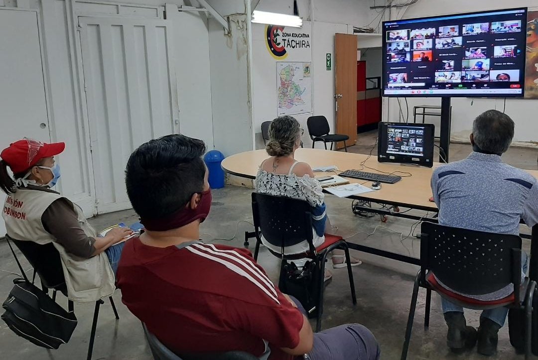 charlychaves's tweet photo. #1Nov II Videoconferencia nacional con el Ministro @psuvaristobulo y el equipo del Gabinete de Educación @MPPEDUCACION
@ZonaEducTachira

#VenezuelaSeEstáCuidando
@ViceSocialT_ve @FreddyBernal @ContactoFede @MRobTachira @CnaeTachira https://t.co/bKJTPWq4TB