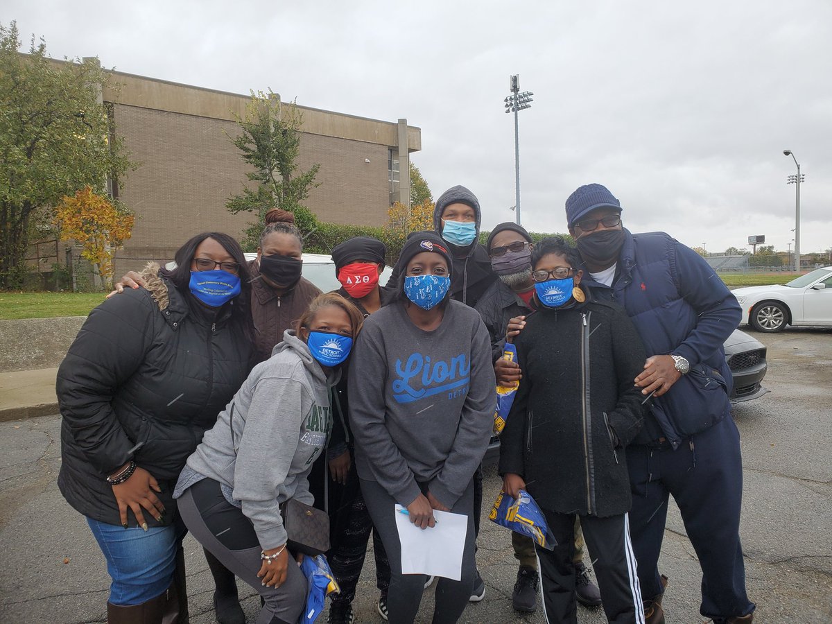 and_now_adaeh's tweet photo. Not many words. All smiles and hugs. It was just simply good to see each other. @DPSCDEmersonK8 @KeidanCenter @SampsonWebber @HendersonDPSCD @LudingtonMHMS @Ronaldbrown2019 @AcademyRonald Principal Dandridge and Principal Fluker.
#WeBuiltDifferently @Susie92286632 #Cohort4 https://t.co/ANiT9YwC26