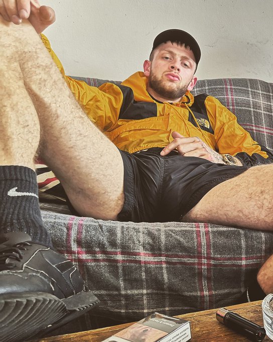 Come sniff that 100% genuine Scally’s Crotch!???@AronBainXXX
#chav #scally #bulge #hung #councilcock