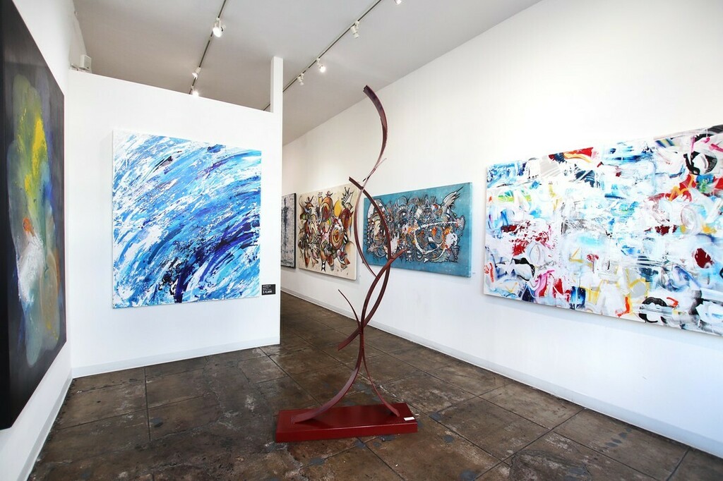 Working from home and planning your move into a larger space? We have the art for that.

Send us photos of your empty walls and let us help you make it more colorful!

Featuring artwork by Shauna La, Granville Beals, Bruce Rubenstein and Amber Goldhammer

#art #artworks #lar…