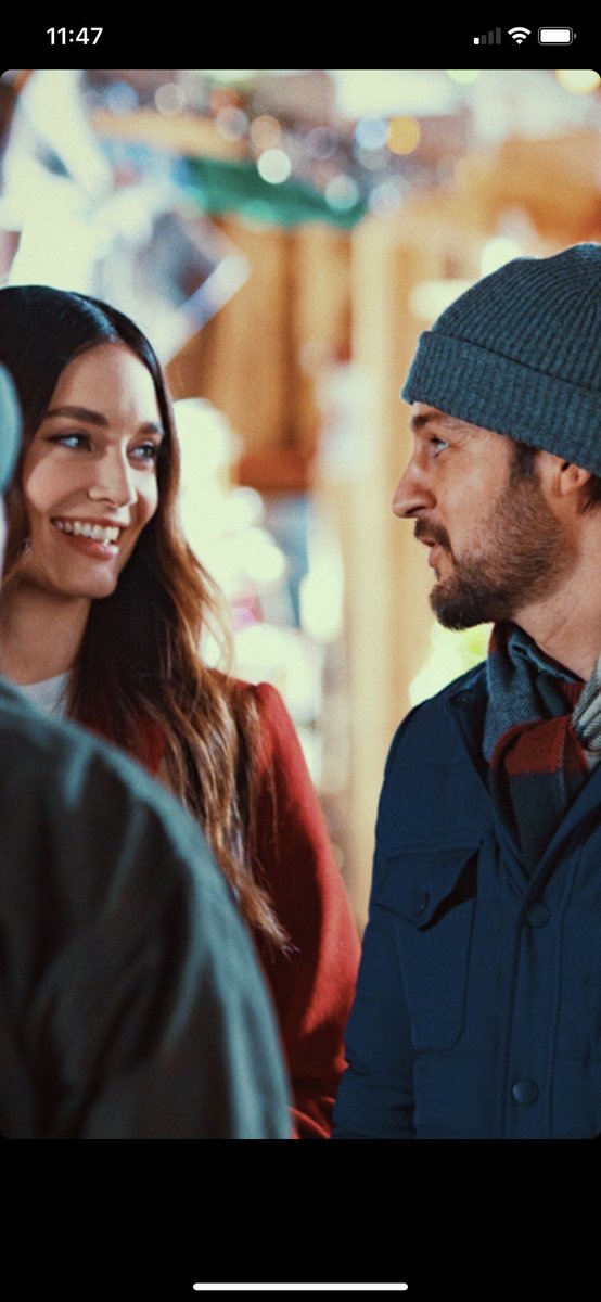 BehindHallmark's tweet image. Who else is looking forward to this movie?
🎥 🍿🤍
@tyler_hynes @hallmarkchannel @MalloryJansen #Hallmarkies #BehindTheScenes #HallmarkChristmasMovies #Hynies