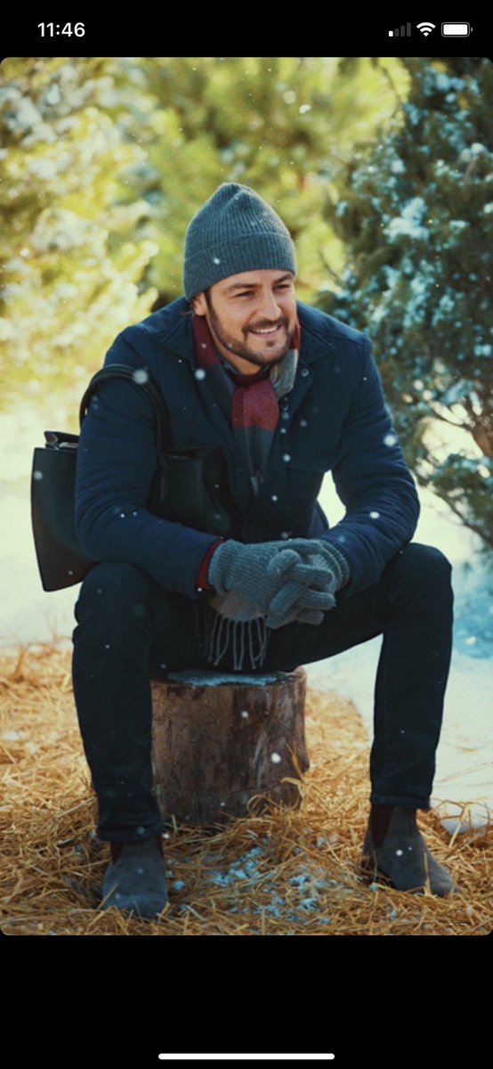 BehindHallmark's tweet image. Who else is looking forward to this movie?
🎥 🍿🤍
@tyler_hynes @hallmarkchannel @MalloryJansen #Hallmarkies #BehindTheScenes #HallmarkChristmasMovies #Hynies